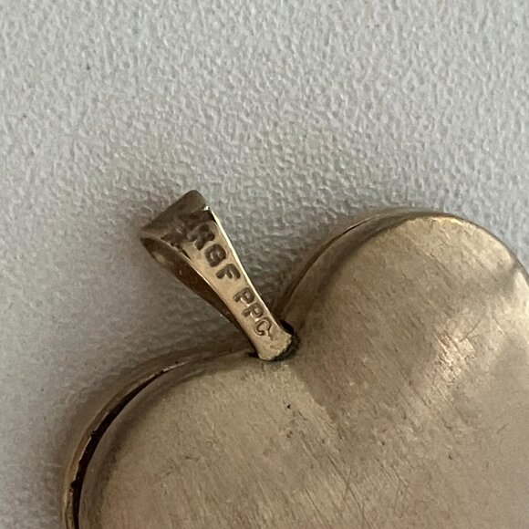 14 k Gold Fill Vintage Heart Locket Pendant - Picture 5 of 8